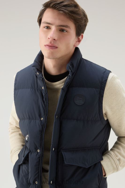 Aleoeten gewatteerd vest van gerecycled eco taslan nylon Woolrich Heren 8TTN0599 Melton blauw kleding