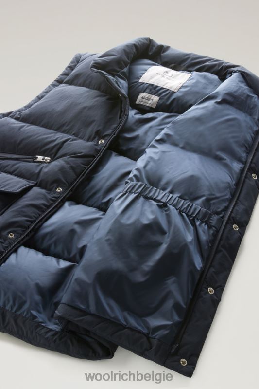 Aleoeten gewatteerd vest van gerecycled eco taslan nylon Woolrich Heren 8TTN0599 Melton blauw kleding