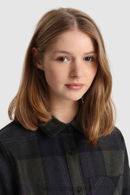 Boyfriend flanellen overhemd van wolmix gemaakt in de VS Woolrich vrouwen 8TTN0372 grijspaars geruit kleding