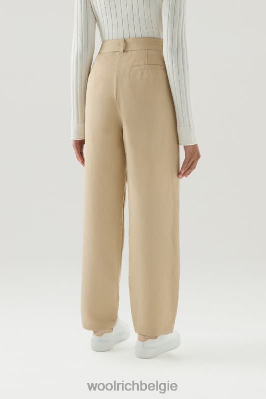 Broek met riem van een linnenmix Woolrich vrouwen 8TTN074 veer beige kleding