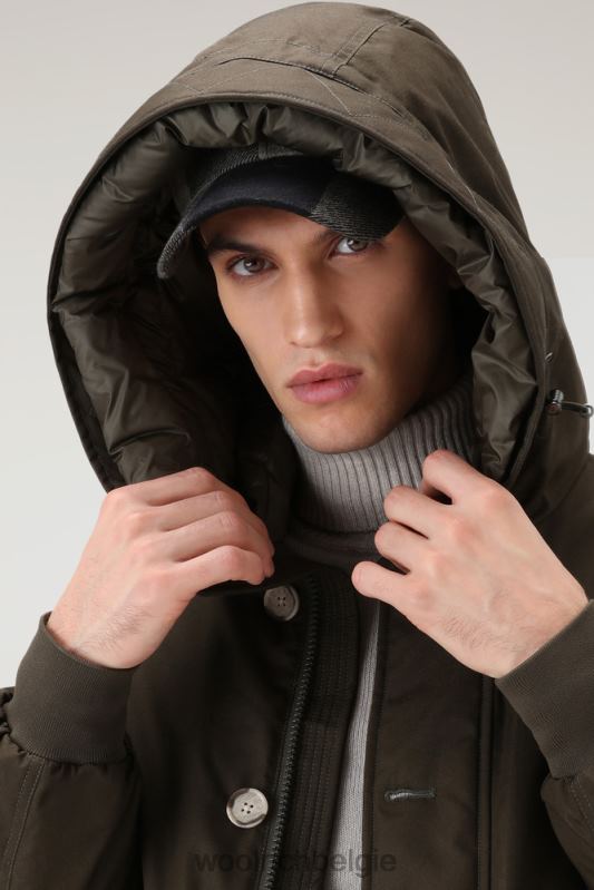 Byrd donsjack met korte capuchon Woolrich Heren 8TTN0669 donkergroen kleding