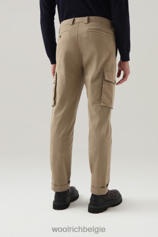 Cargobroek van kledinggeverfd stretchkatoen Woolrich Heren 8TTN0708 goud kaki kleding