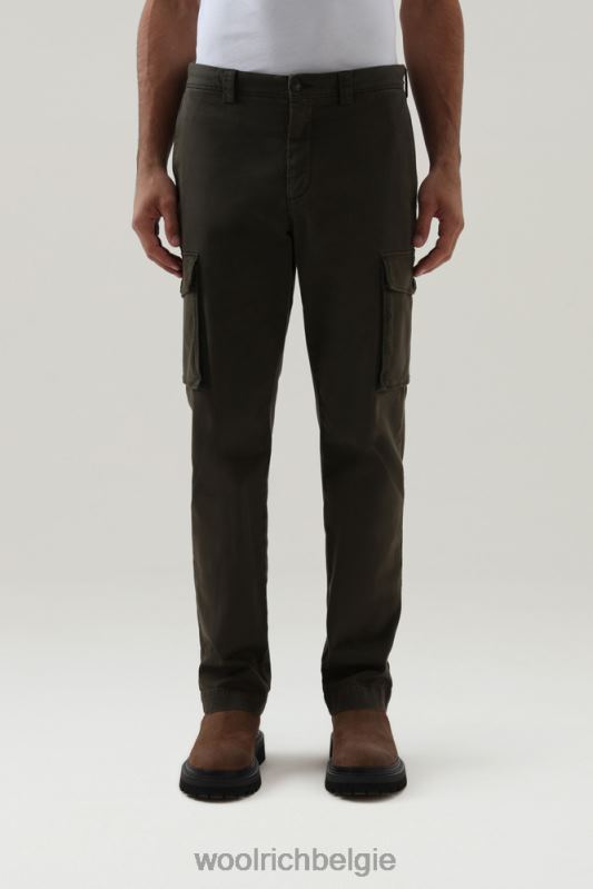 Cargobroek van kledinggeverfd stretchkatoen Woolrich Heren 8TTN0763 donkergroen kleding