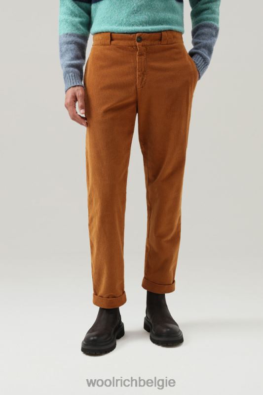 Een kledinggeverfde broek van corduroy Woolrich Heren 8TTN0764 sparrenhout kleding