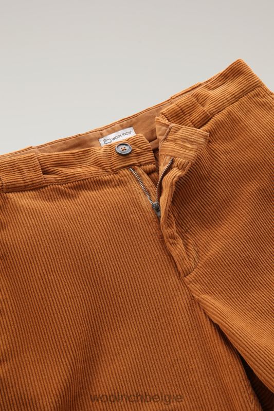 Een kledinggeverfde broek van corduroy Woolrich Heren 8TTN0764 sparrenhout kleding