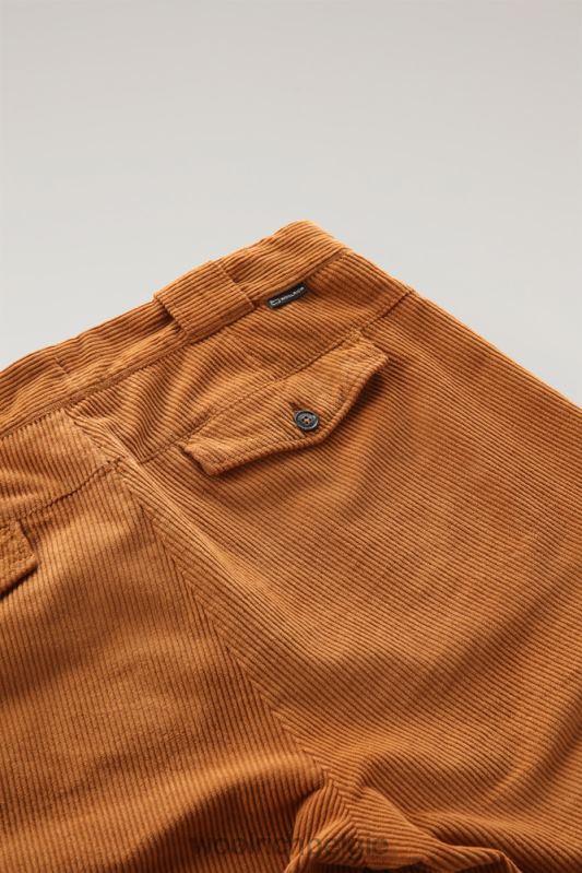Een kledinggeverfde broek van corduroy Woolrich Heren 8TTN0764 sparrenhout kleding