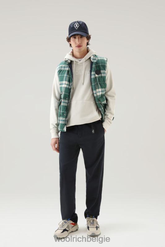 Een kledinggeverfde chinobroek van stretchkatoen Woolrich Heren 8TTN0399 Melton blauw kleding