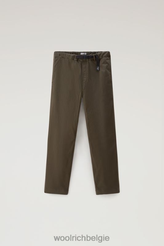 Een kledinggeverfde chinobroek van stretchkatoen Woolrich Heren 8TTN0573 donkergroen kleding