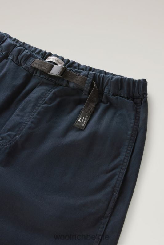 Een kledinggeverfde chinoshort van stretchkatoen Woolrich Heren 8TTN0433 Melton blauw kleding