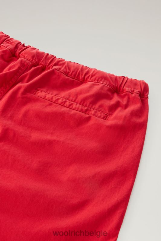 Een kledinggeverfde chinoshort van stretchkatoen Woolrich Heren 8TTN0451 Rode lucht kleding