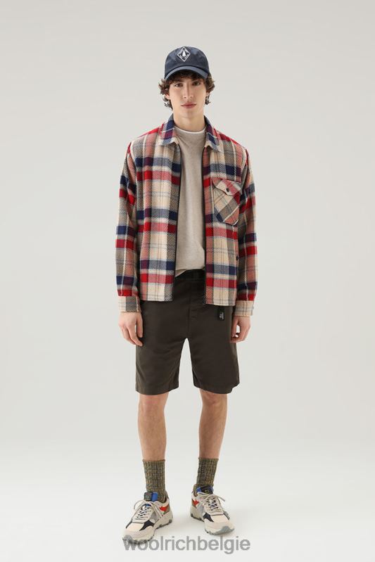 Een kledinggeverfde chinoshort van stretchkatoen Woolrich Heren 8TTN0479 donkergroen kleding