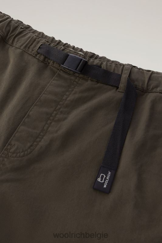 Een kledinggeverfde chinoshort van stretchkatoen Woolrich Heren 8TTN0479 donkergroen kleding