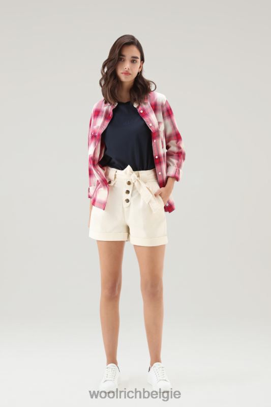 Een kledinggeverfde short van stretchkatoenen twill Woolrich vrouwen 8TTN0159 melkachtige crème kleding