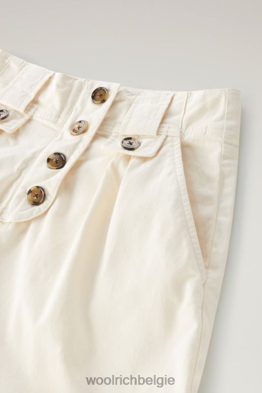Een kledinggeverfde short van stretchkatoenen twill Woolrich vrouwen 8TTN0159 melkachtige crème kleding