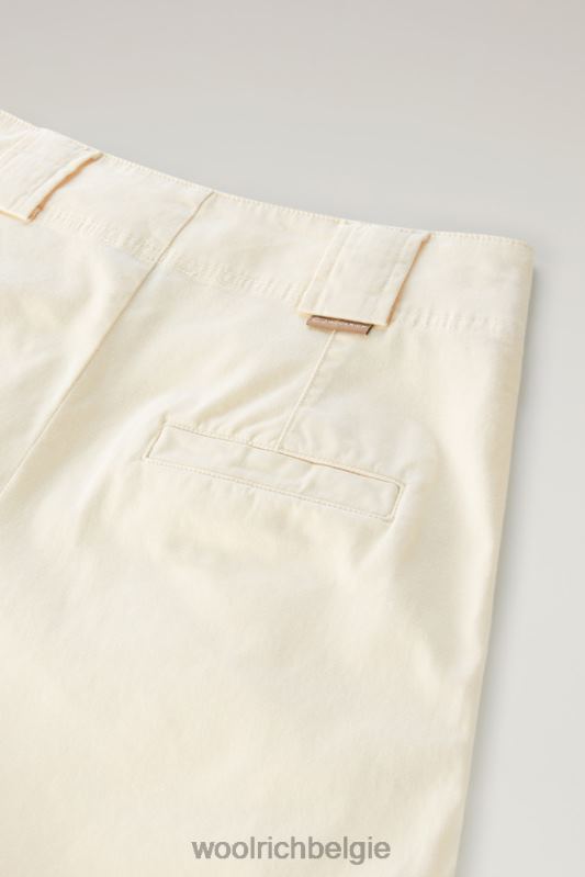 Een kledinggeverfde short van stretchkatoenen twill Woolrich vrouwen 8TTN0159 melkachtige crème kleding