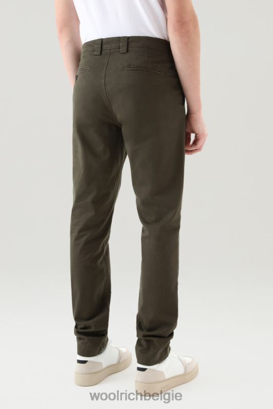 Geverfde klassieke chinobroek van katoen Woolrich Heren 8TTN0575 donkergroen kleding