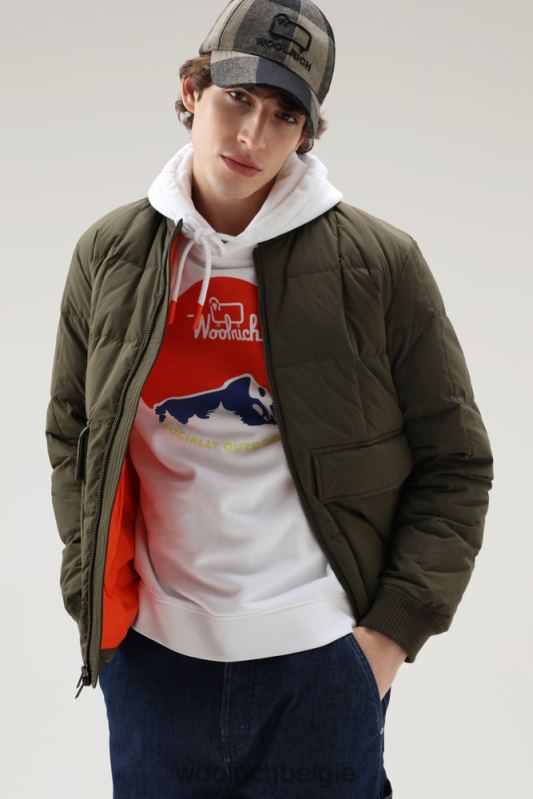 Heritage-terreinbommenwerper van taslan-nylon Woolrich Heren 8TTN0732 donkergroen kleding