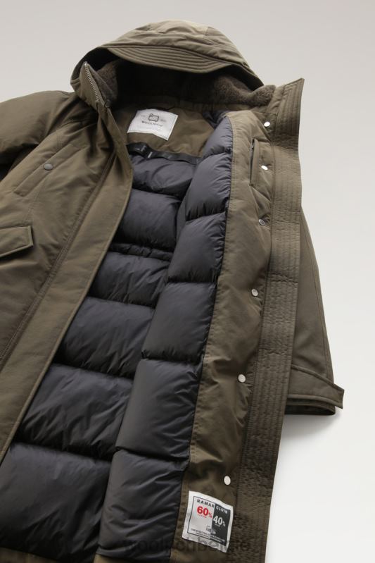 Lange parka van ramar-stof Woolrich vrouwen 8TTN0286 donkergroen kleding
