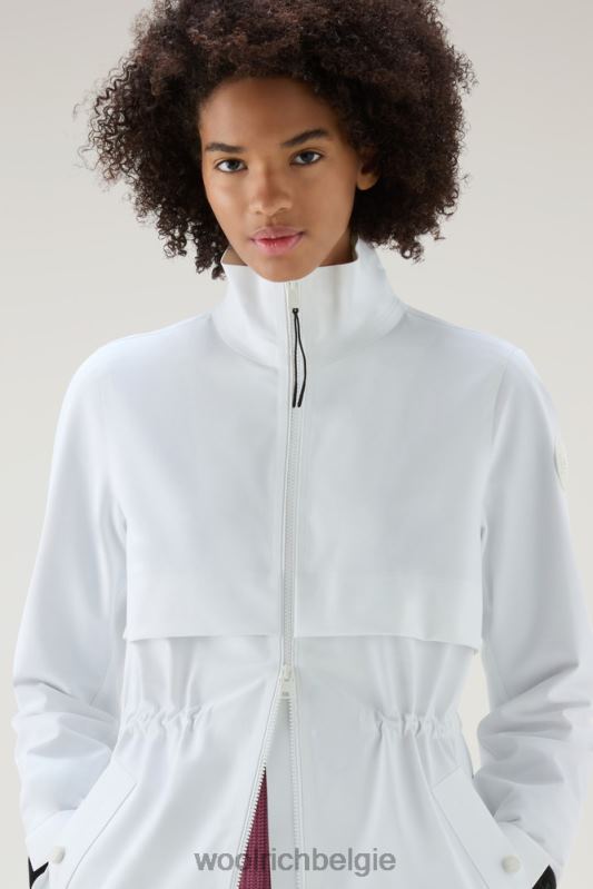 Pequea-jas van stretchnylon Woolrich vrouwen 8TTN094 Helder wit kleding