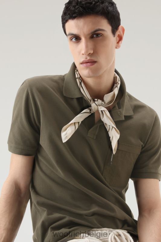 Poloshirt met korte mouwen van stretchkatoenen piquet Woolrich Heren 8TTN0472 donkergroen kleding