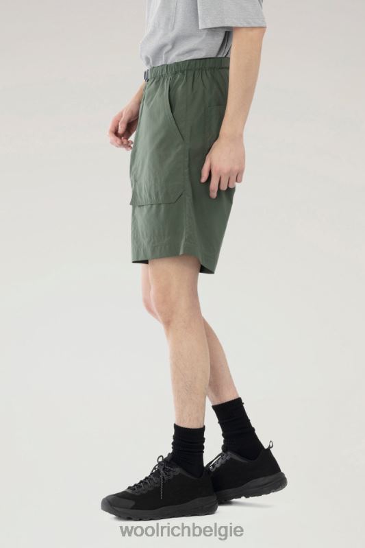 Ranchshort van gerecycled nylon Woolrich Heren 8TTN0504 groente kleding