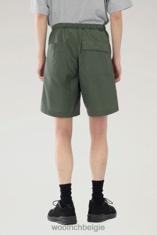 Ranchshort van gerecycled nylon Woolrich Heren 8TTN0504 groente kleding