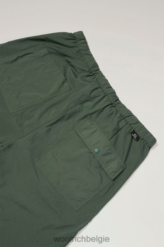 Ranchshort van gerecycled nylon Woolrich Heren 8TTN0504 groente kleding