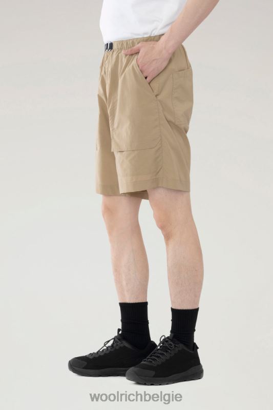 Ranchshort van gerecycled nylon Woolrich Heren 8TTN0524 beige kleding
