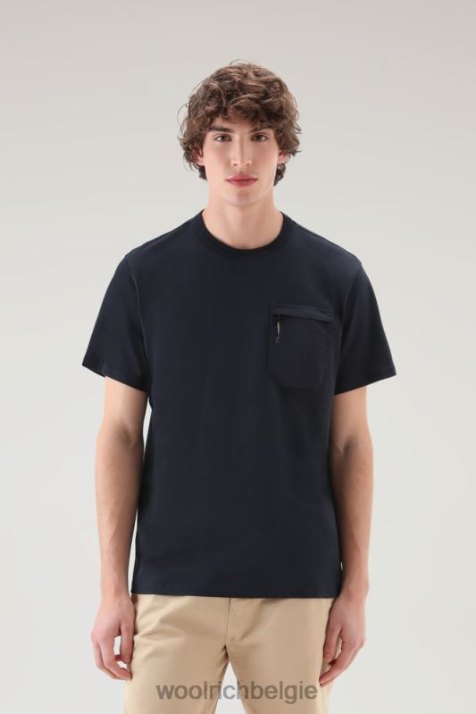 T-shirt van puur biologisch katoen met taslan nylon zak met rits Woolrich Heren 8TTN0632 Melton blauw kleding