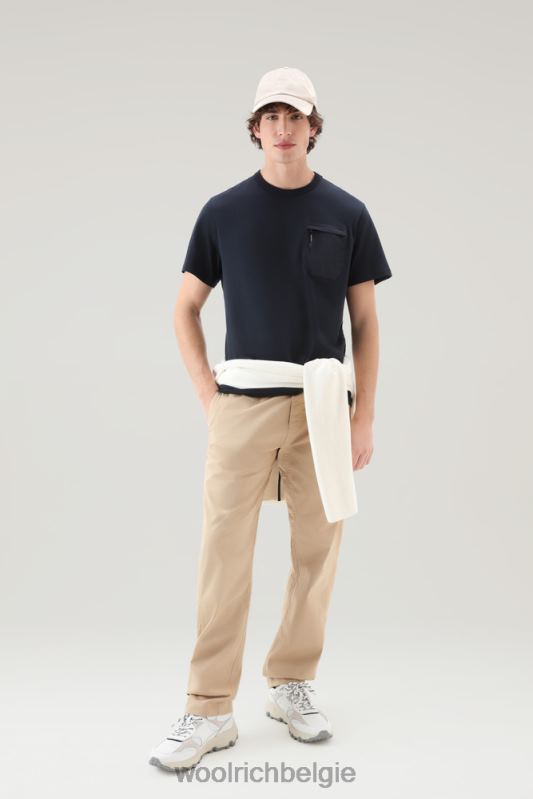 T-shirt van puur biologisch katoen met taslan nylon zak met rits Woolrich Heren 8TTN0632 Melton blauw kleding