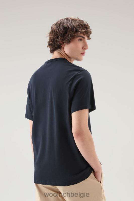 T-shirt van puur biologisch katoen met taslan nylon zak met rits Woolrich Heren 8TTN0632 Melton blauw kleding