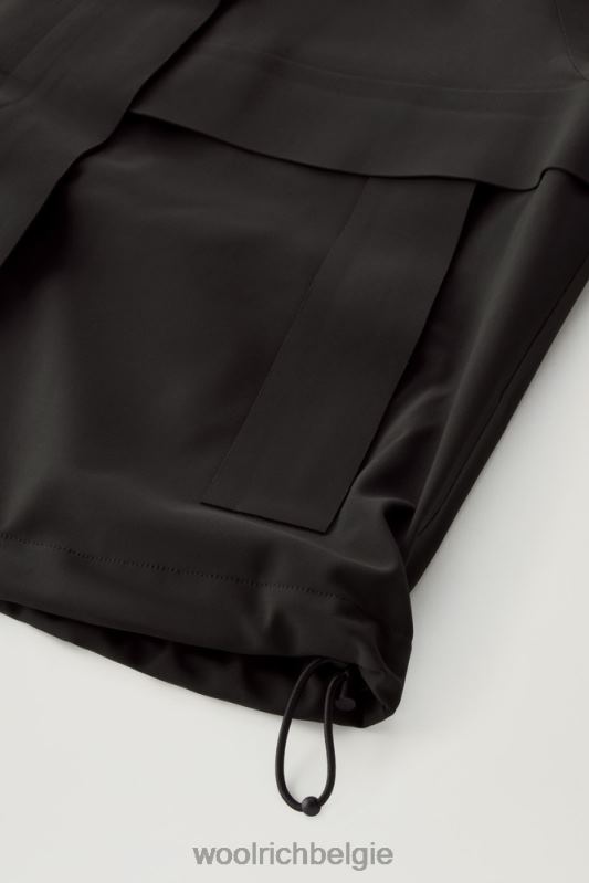 Tech korte jas met capuchon voor woon-werkverkeer van stretch nylon Woolrich vrouwen 8TTN016 zwart kleding