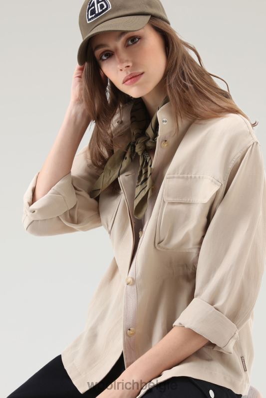 Utility-overshirt van een linnenmix Woolrich vrouwen 8TTN028 veer beige kleding