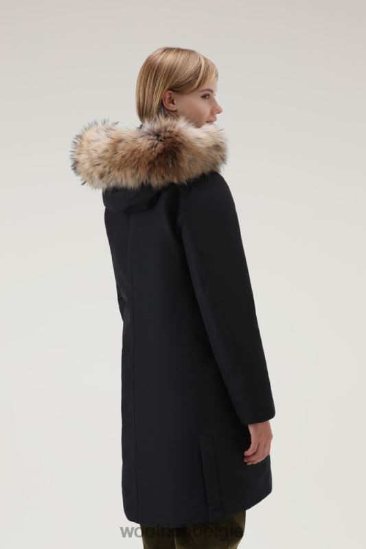 adirondack waterdichte parka van gore-tex met afneembare capuchon en bontafwerking Woolrich vrouwen 8TTN0302 uit zwart kleding