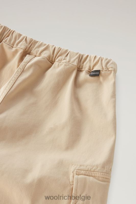 b Kledinggeverfde cargoshort van stretchkatoen Woolrich jongens 8TTN0882 strandzand kleding