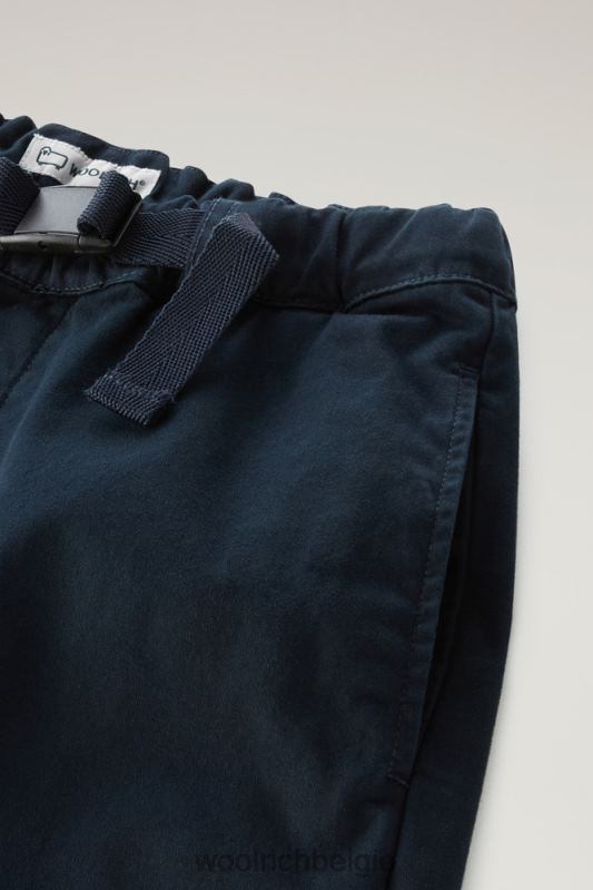 b kledinggeverfde broek van stretchkatoen Woolrich jongens 8TTN0896 Melton blauw kleding