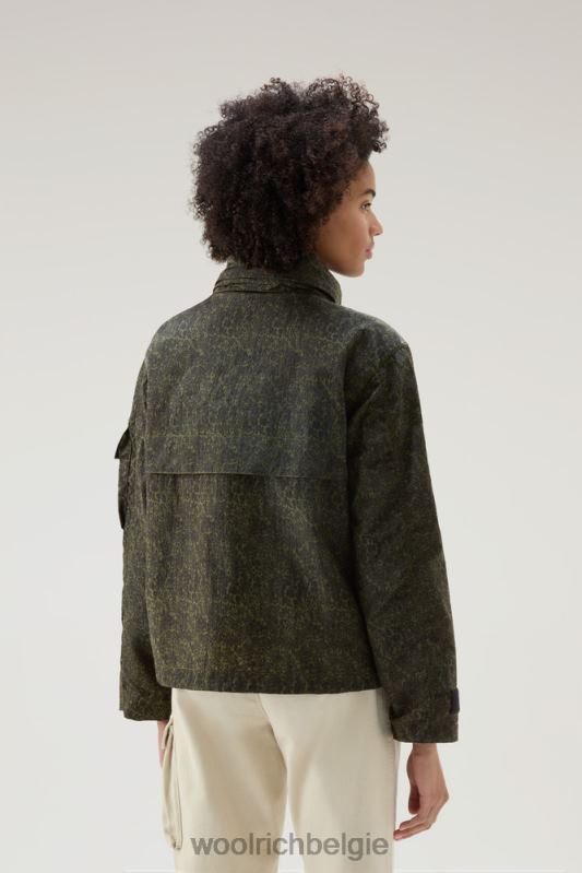 camouflagejack met opvouwbare capuchon Woolrich vrouwen 8TTN098 donkergroene camouflage kleding