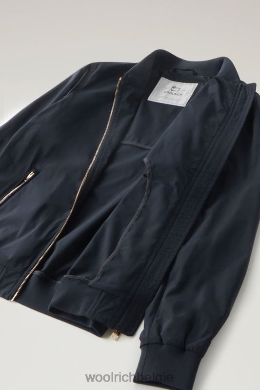 charlotte bommenwerper in stedelijk tintje Woolrich vrouwen 8TTN09 Melton blauw kleding