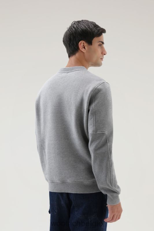 klassieke fleece ronde hals met geborduurd logo Woolrich Heren 8TTN0710 middengrijs gemêleerd kleding