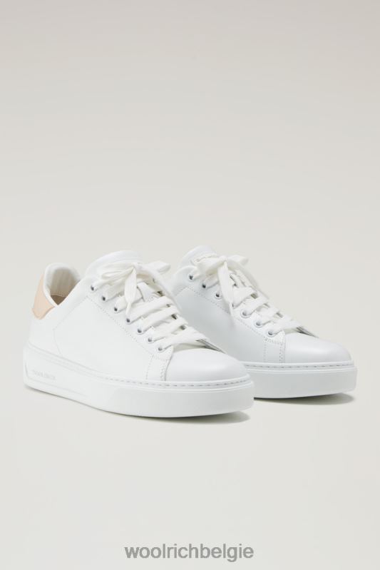klassieke pumps van zacht kalfsleer met contrasterende patch aan de achterkant Woolrich vrouwen 8TTN0181 witte perzik schoenen