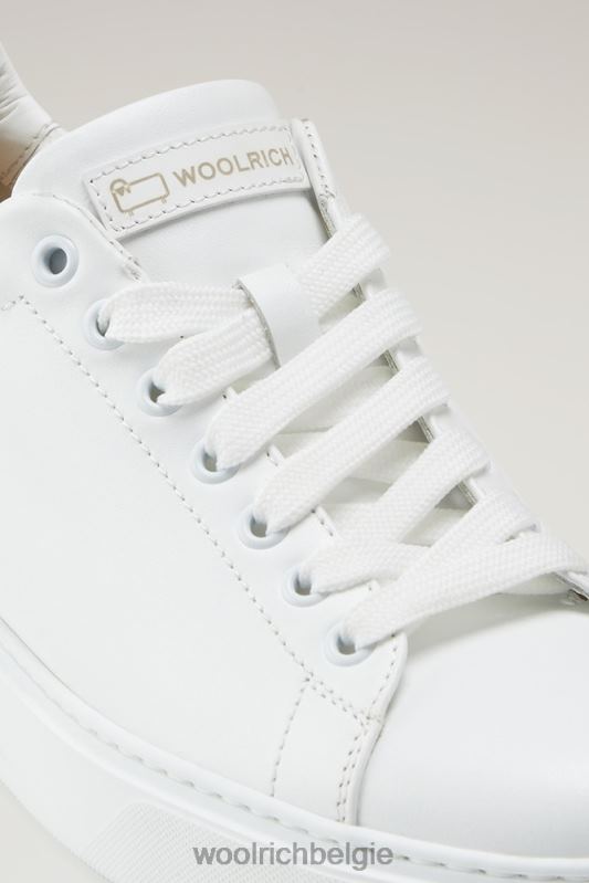 klassieke pumps van zacht kalfsleer met contrasterende patch aan de achterkant Woolrich vrouwen 8TTN0181 witte perzik schoenen
