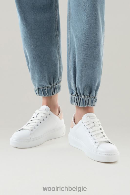 klassieke pumps van zacht kalfsleer met contrasterende patch aan de achterkant Woolrich vrouwen 8TTN0181 witte perzik schoenen