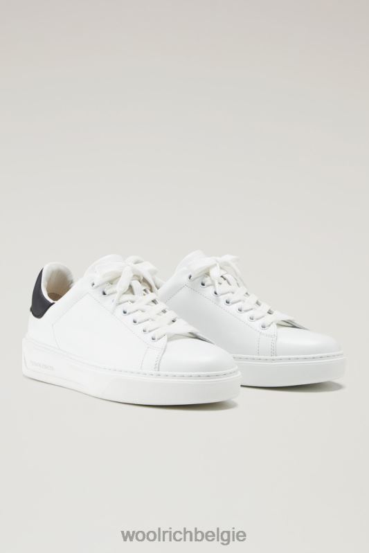 klassieke pumps van zacht kalfsleer met contrasterende patch aan de achterkant Woolrich vrouwen 8TTN050 wit Zwart schoenen