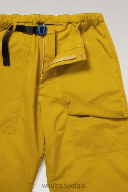 ranchbroek van gerecycled nylon Woolrich Heren 8TTN0537 mosterd kleding