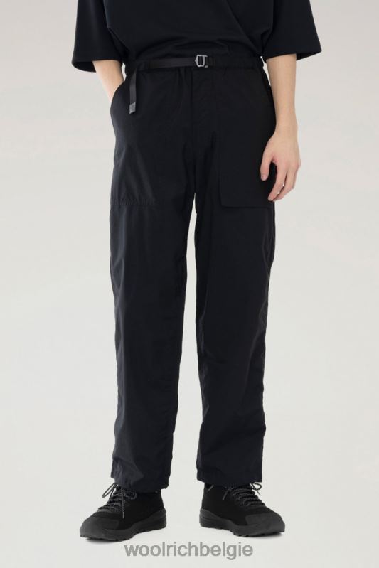 ranchbroek van gerecycled nylon Woolrich Heren 8TTN0562 zwart kleding