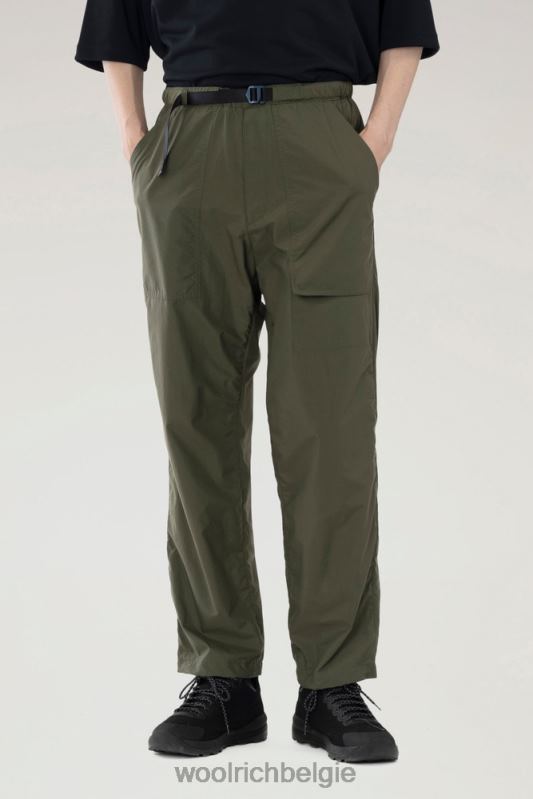 ranchbroek van gerecycled nylon Woolrich Heren 8TTN0572 olijf kleding