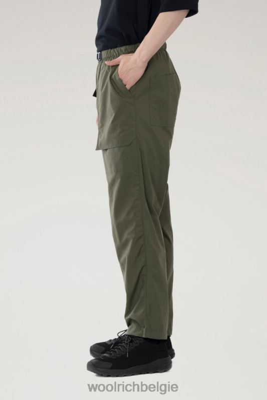 ranchbroek van gerecycled nylon Woolrich Heren 8TTN0572 olijf kleding