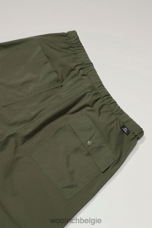 ranchbroek van gerecycled nylon Woolrich Heren 8TTN0572 olijf kleding