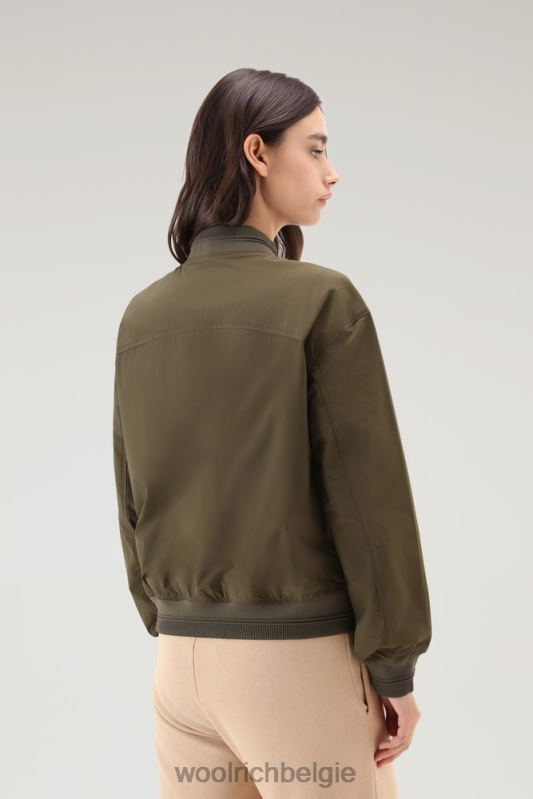 zomerbommenwerper met een stedelijk tintje Woolrich vrouwen 8TTN059 donkergroen kleding