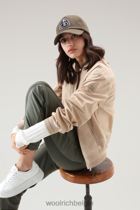 zomerbommenwerper met een stedelijk tintje Woolrich vrouwen 8TTN064 veer beige kleding